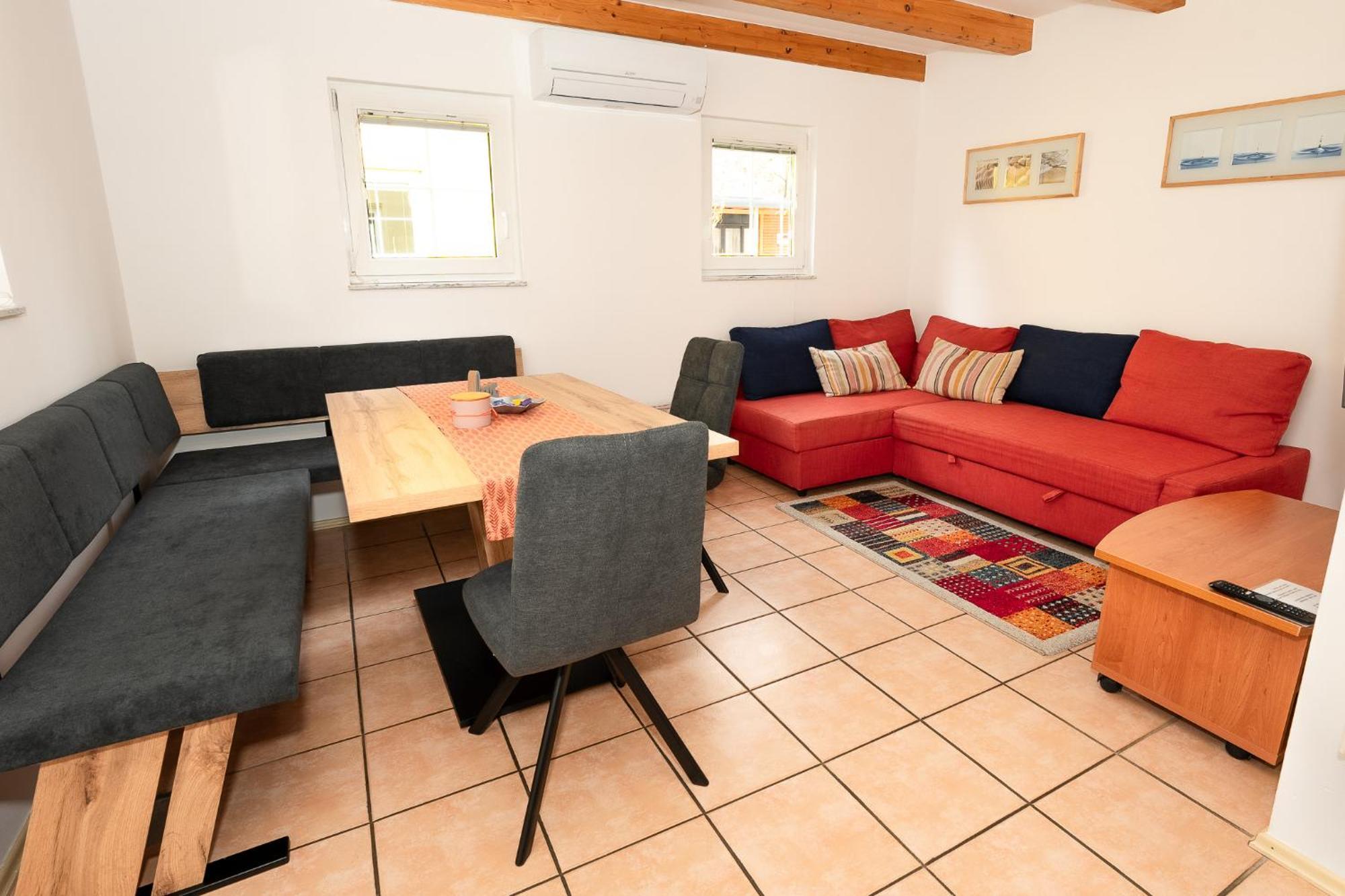 Apartmajske Hiske Lubadarcek *